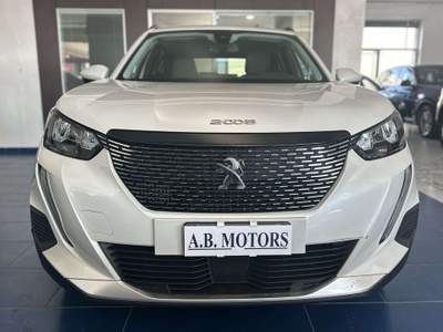 Peugeot 2008 2008 II  1.5 bluehdi Allure Navi Pack s Bianco usata Montecorvino Pugliano