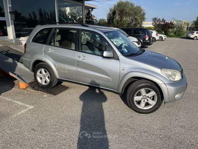 Toyota RAV4 RAV4 5p 2.0 d-4d 16v Sol FL usata BONDENO