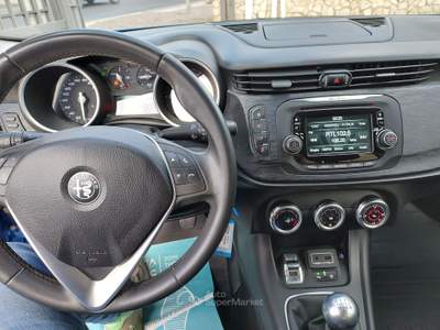 Alfa Romeo Giulietta 135000 km!!!!!! Blu/Azzurro usata Mondragone