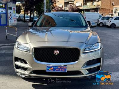 Jaguar F-Pace 3.0d Portfolio awd 300cv auto Oro usata Roma