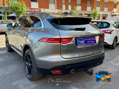 Jaguar F-Pace 3.0d Portfolio awd 300cv auto Oro usata Roma