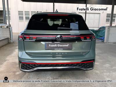 Volkswagen Tiguan 2.0 tdi r-line plus 4motion 193cv dsg Verde usata Vigevano