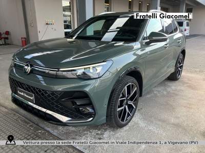 Volkswagen Tiguan 2.0 tdi r-line plus 4motion 193cv dsg Verde usata Vigevano