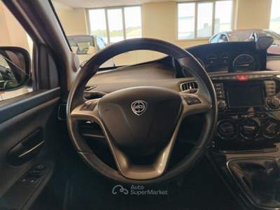 Lancia Ypsilon Ypsilon 1.3 MJT 16V 95 CV 5 porte S&S Gold Bianco usata MONTE URANO