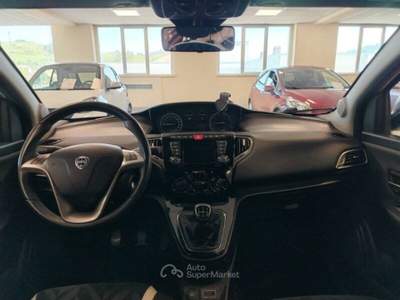 Lancia Ypsilon Ypsilon 1.3 MJT 16V 95 CV 5 porte S&S Gold Bianco usata MONTE URANO Lancia Ypsilon Ypsilon 1.3 MJT 16V 95 CV 5 porte S&S Gold Bianco usata MONTE URANO