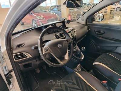 Lancia Ypsilon Ypsilon 1.3 MJT 16V 95 CV 5 porte S&S Gold Bianco usata MONTE URANO