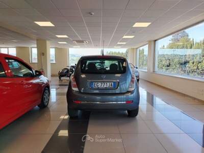 Lancia Ypsilon Ypsilon 1.3 MJT 75 CV Platino Bianco usata MONTE URANO