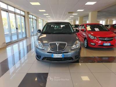Lancia Ypsilon Ypsilon 1.3 MJT 75 CV Platino Bianco usata MONTE URANO