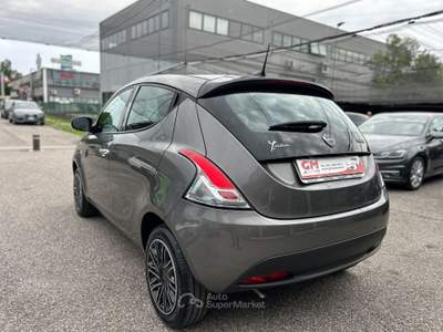 Lancia Ypsilon 1.0 firefly hybrid Silver Plus s&amp;s 70cv Grigio usata NOALE