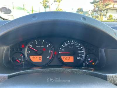 Nissan Navara Navara d.cab 2.5 dci XE 174cv Argento usata Altidona