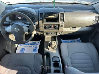 Nissan Navara Navara d.cab 2.5 dci XE 174cv Argento usata Altidona
