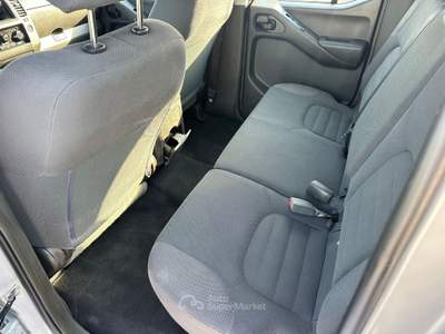 Nissan Navara Navara d.cab 2.5 dci XE 174cv Argento usata Altidona