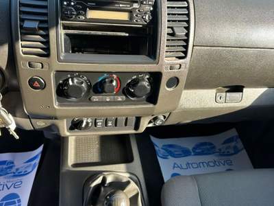 Nissan Navara Navara d.cab 2.5 dci XE 174cv Argento usata Altidona
