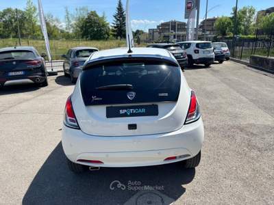 Lancia Ypsilon PROMO 1.0 firefly hybrid Gold s&amp;s 70cv 5p.ti Bianco usata Borgo San Lorenzo