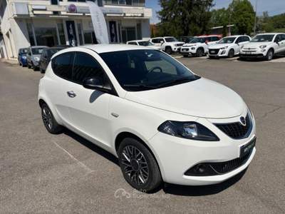 Lancia Ypsilon PROMO 1.0 firefly hybrid Gold s&amp;s 70cv 5p.ti Bianco usata Borgo San Lorenzo
