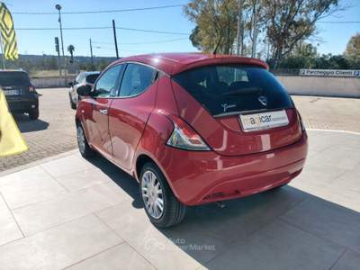 Lancia Ypsilon  1.2 Silver ecochic Gpl 69cv Rosso usata Alessano