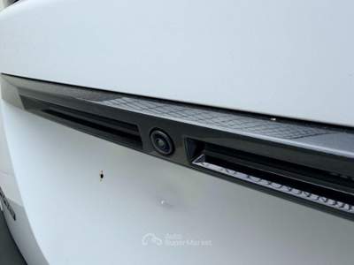 Peugeot 2008 Peugeot 2008 Hybrid 136 e-DCS6 Allure Bianco usata Sant'Anastasia