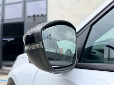 Peugeot 2008 Peugeot 2008 Hybrid 136 e-DCS6 Allure Bianco usata Sant'Anastasia