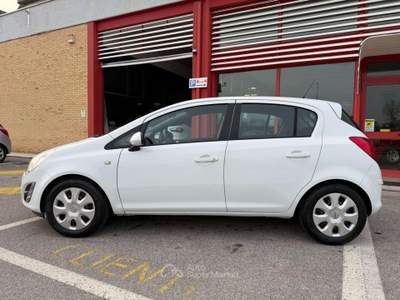 Opel Corsa 5p 1.2 Club 85cv, NEOPATENTATI OK! Bianco usata Codroipo