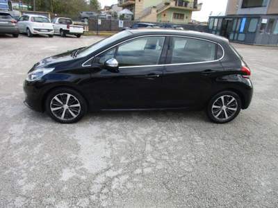 Peugeot 208 5p 1.6 bluehdi Allure 75cv GARANTITA FULL OPT Nero usata Ariano Irpino