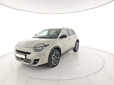 Fiat 600 Hybrid 110 CV DCT MHEV La Prima Beige usata Capua