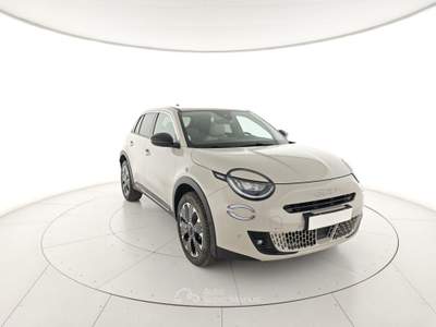 Fiat 600 Hybrid 110 CV DCT MHEV La Prima Beige usata Capua