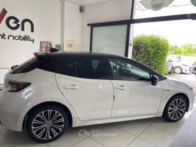 Toyota Corolla Corolla XII 2019 1.8h Style cvt Bianco usata Lonate Pozzolo