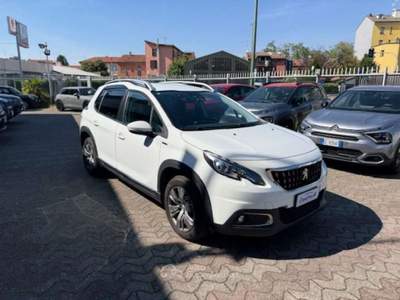 Peugeot 2008 1° serie PureTech Turbo 110 S&S Signature Bianco usata Sesto San Giovanni