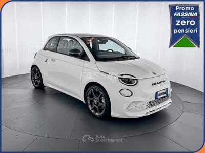 Abarth 500e 500e 42 kWh 155cv  Bianco usata Milano