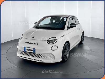 Abarth 500e 500e 42 kWh 155cv  Bianco usata Milano