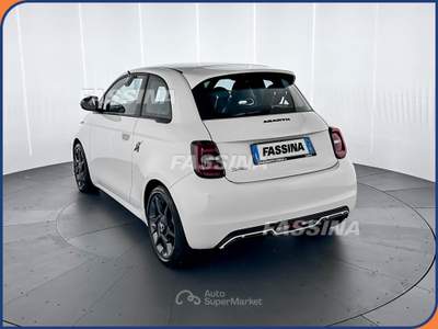 Abarth 500e 500e 42 kWh 155cv  Bianco usata Milano