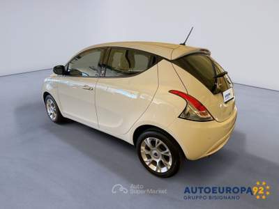 Lancia Ypsilon 1.2 69cv Platinum Bianco usata MONOPOLI