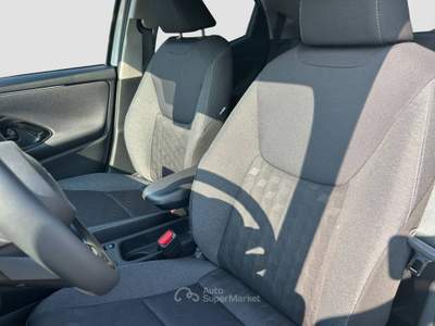 Toyota Yaris 1.5h Trend Bianco usata Cappella Maggiore