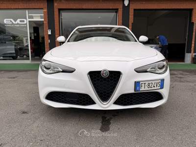 Alfa Romeo Giulia 2.2 Turbo AT8 150CV Super Bianco usata Cornate D'adda