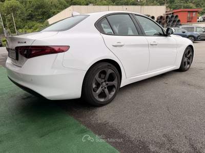 Alfa Romeo Giulia 2.2 Turbo AT8 150CV Super Bianco usata Cornate D'adda