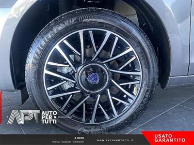 Lancia Ypsilon Ypsilon 1.0 firefly hybrid Platino s&s 70cv Grigio usata Napoli