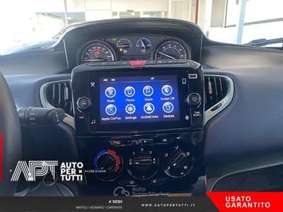 Lancia Ypsilon Ypsilon 1.0 firefly hybrid Platino s&s 70cv Grigio usata Napoli