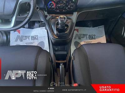 Lancia Ypsilon Ypsilon 1.0 firefly hybrid Platino s&s 70cv Grigio usata Napoli