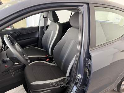 Hyundai i10 1.0 MPI A/T Connectline usata Castellammare di Stabia