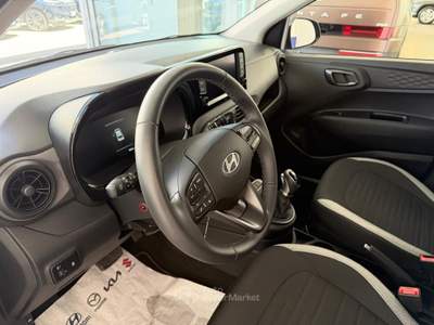 Hyundai i10 1.0 MPI A/T Connectline usata Castellammare di Stabia