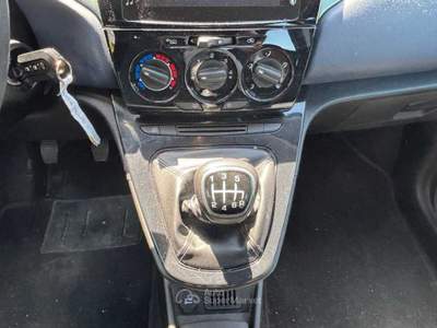 Lancia Ypsilon New 5 porte My24 1.0 Firefly 70 CvStart&Stop Hybrid Oro Nero usata Roma