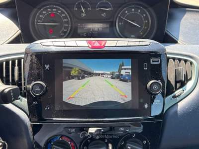 Lancia Ypsilon New 5 porte My24 1.0 Firefly 70 CvStart&Stop Hybrid Oro Nero usata Roma