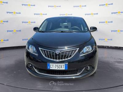 Lancia Ypsilon New 5 porte My24 1.0 Firefly 70 CvStart&Stop Hybrid Oro Nero usata Roma