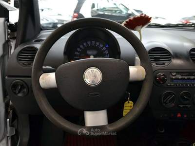 Volkswagen New Beetle 1.4 16V Cabrio Argento usata Monza