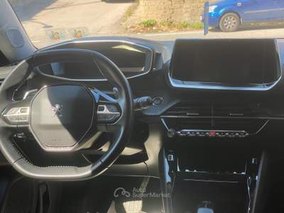 Peugeot 2008 NON FUMATORE Bianco usata MILANO