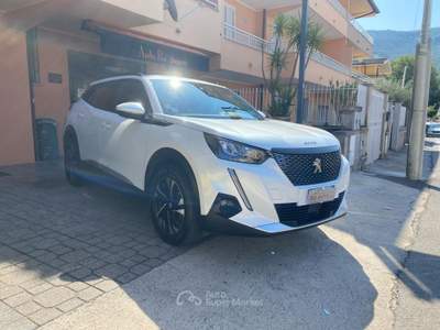 Peugeot 2008 NON FUMATORE Bianco usata MILANO