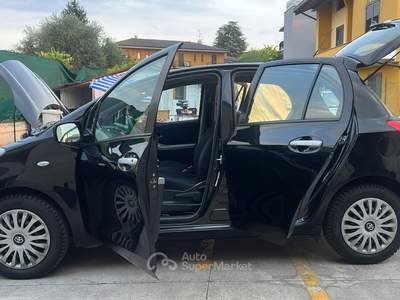 Toyota Yaris TOYOTA YARIS 2A SERIE Nero usata Lesmo
