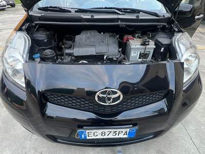 Toyota Yaris TOYOTA YARIS 2A SERIE Nero usata Lesmo