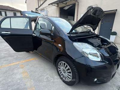 Toyota Yaris TOYOTA YARIS 2A SERIE Nero usata Lesmo