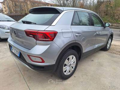 Volkswagen T-Roc Volkswagen t-roc 1.0 tsi life 110 cv Grigio usata Mirabella Eclano